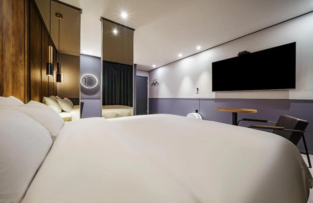 บราวน์ดอท โฮเทล คอมดัน Motel อินชอน ภายนอก รูปภาพ